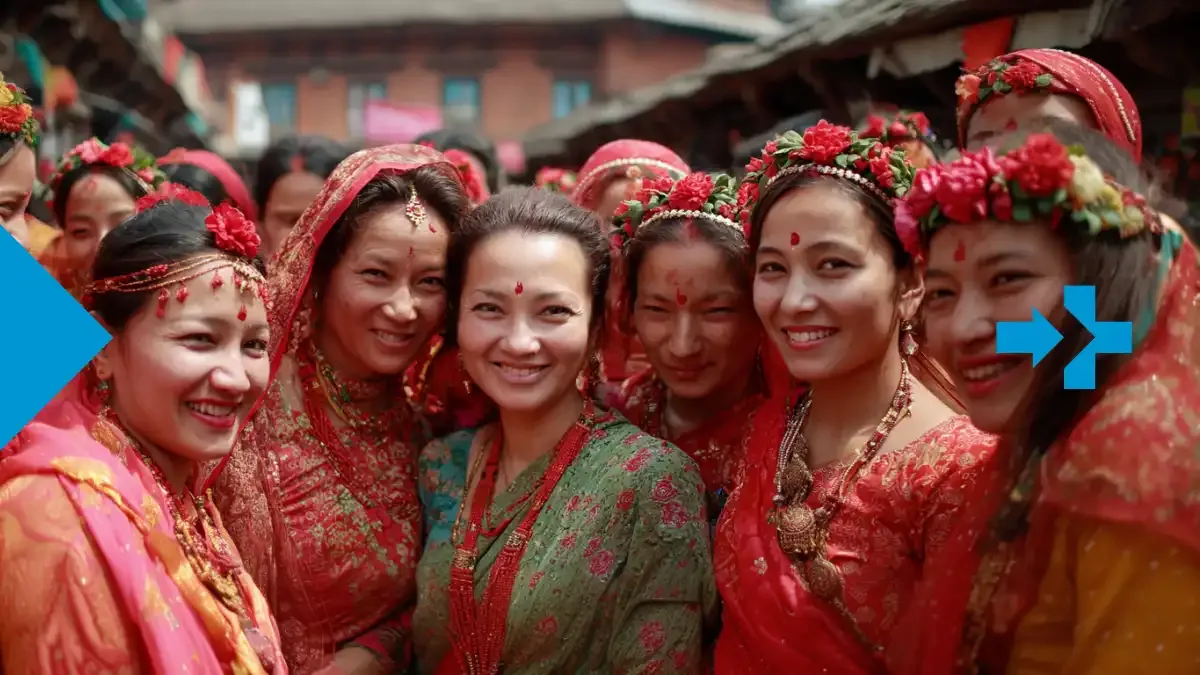 Grupo de mujeres nepalesas con trajes tradicionales rojos y verdes sonriendo durante el festival Teej en Nepal.